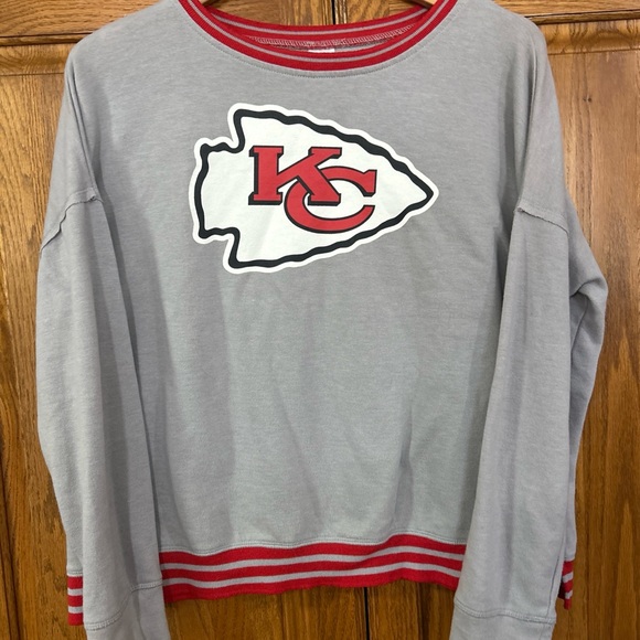 NFL Team Apparel Red and Gray Crewneck - Picture 1 of 7